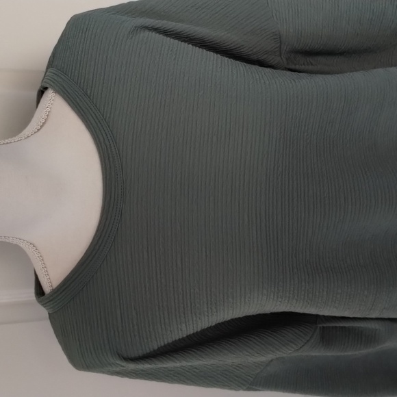 Jennie & Marlis Women's large balloon sleeve textured blouse - Picture 2 of 10